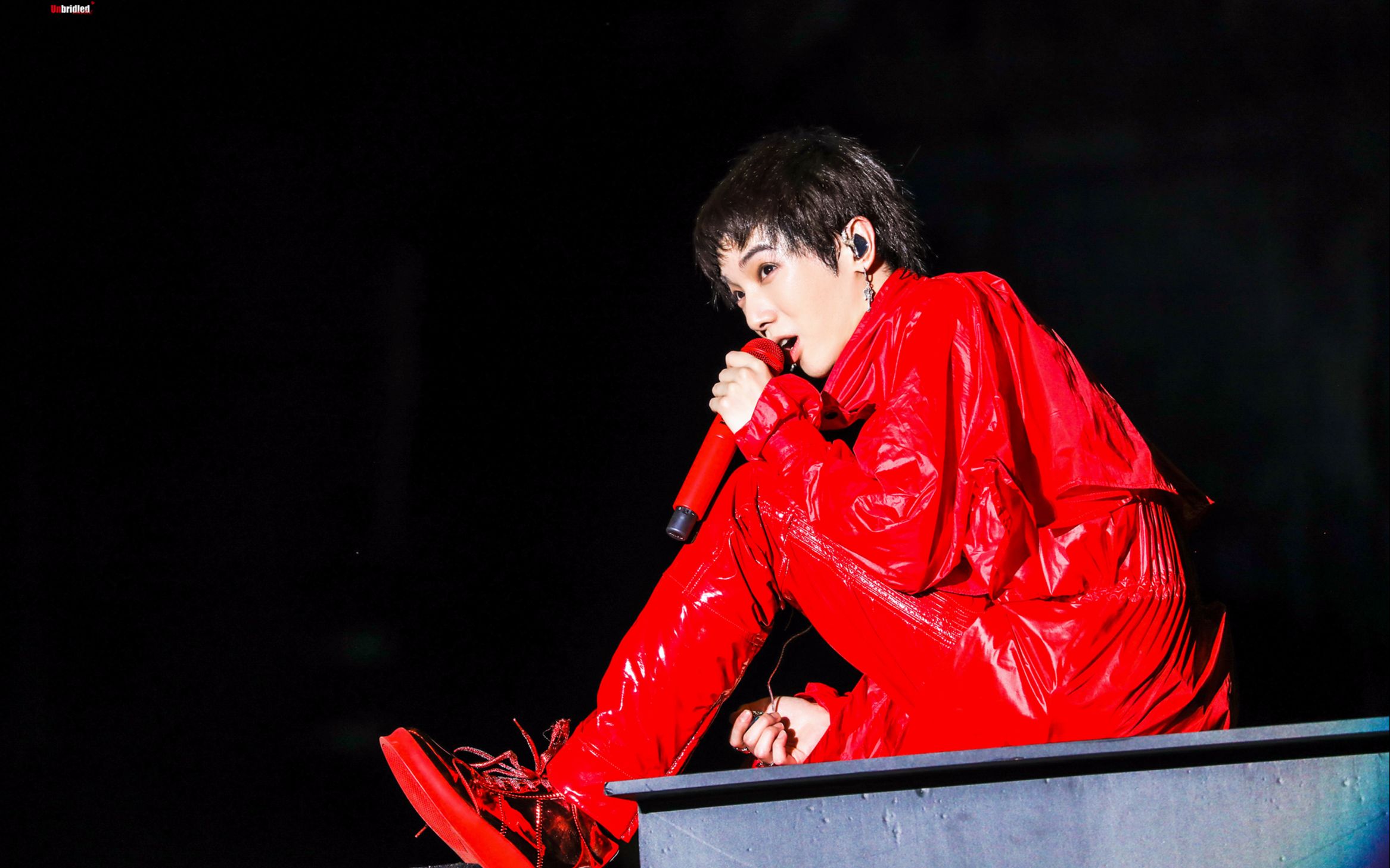 华晨宇 99演唱会 说话 超级可爱的智商二五零