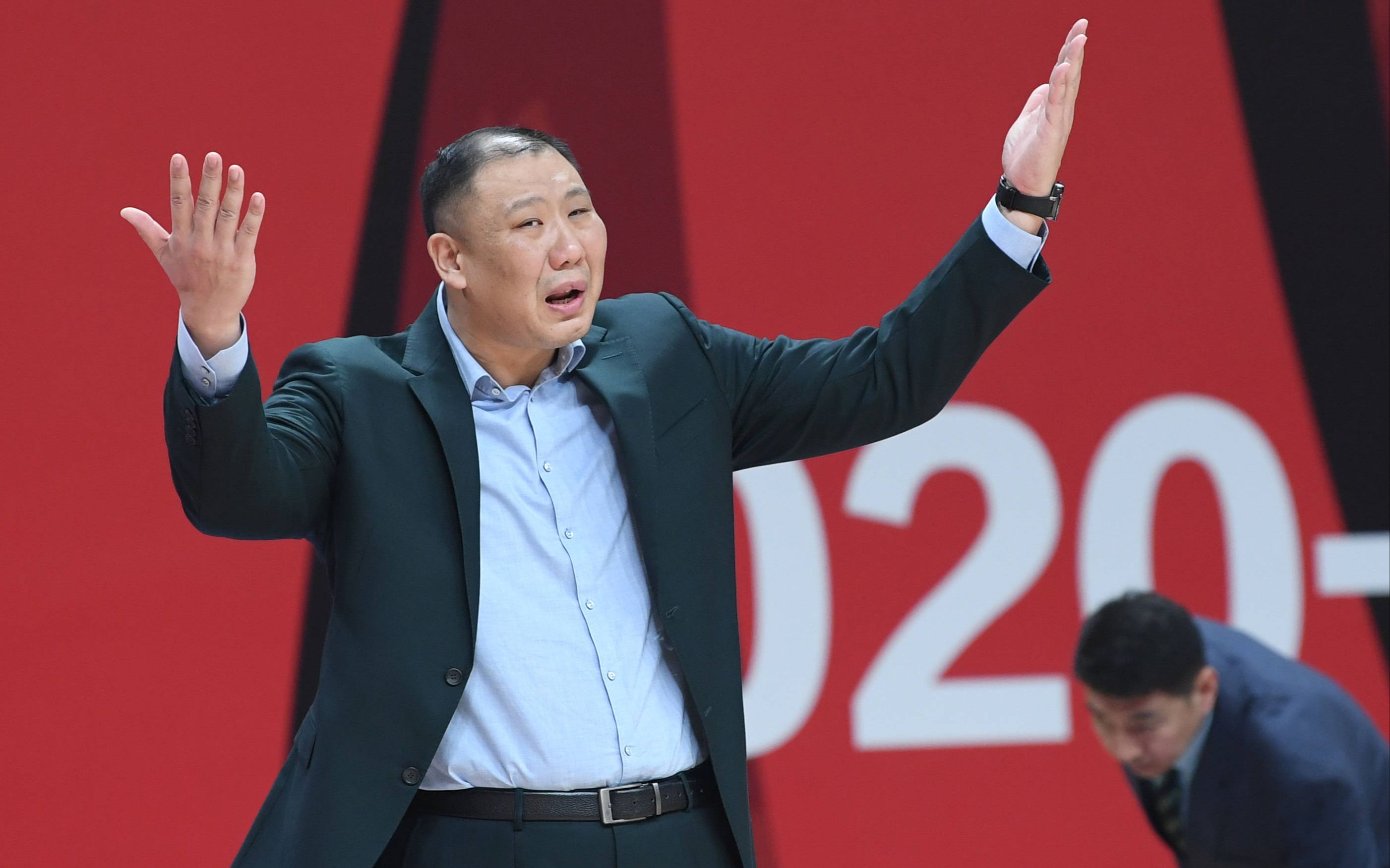 山东男篮换帅泡汤!王晗留任,巩晓彬无缘回归,鲁媒感叹无奈