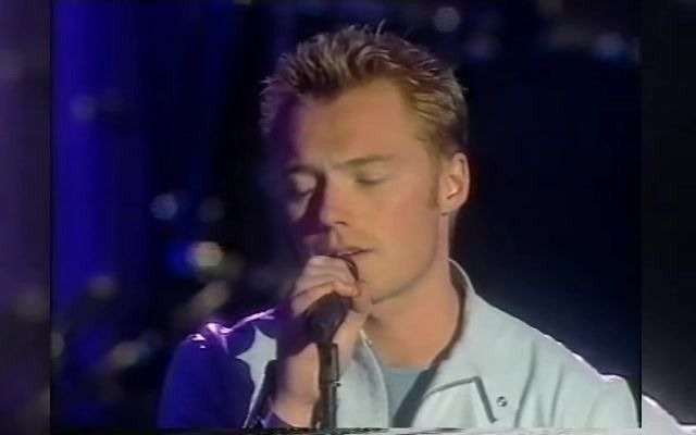 [图]Ronan Keating - When You Say Nothing At All Live At World Music Awards 2000