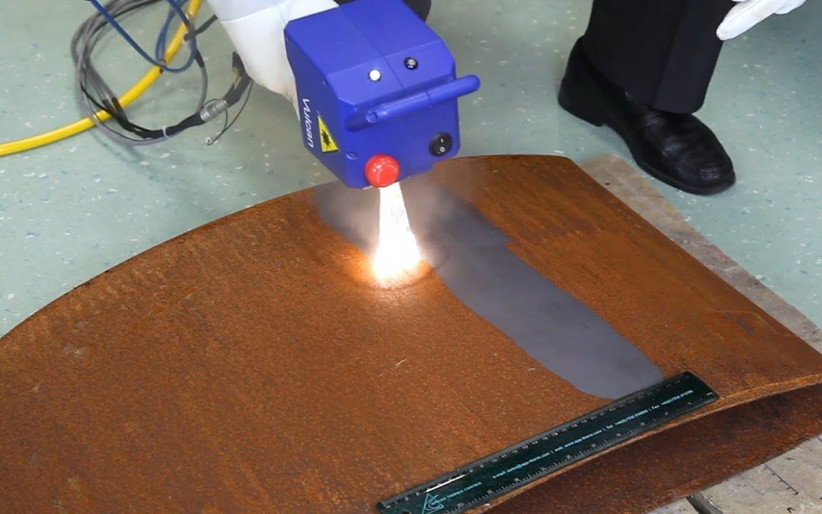 不可思议的激光除锈,往金属上扫一扫,就能轻松去除锈迹