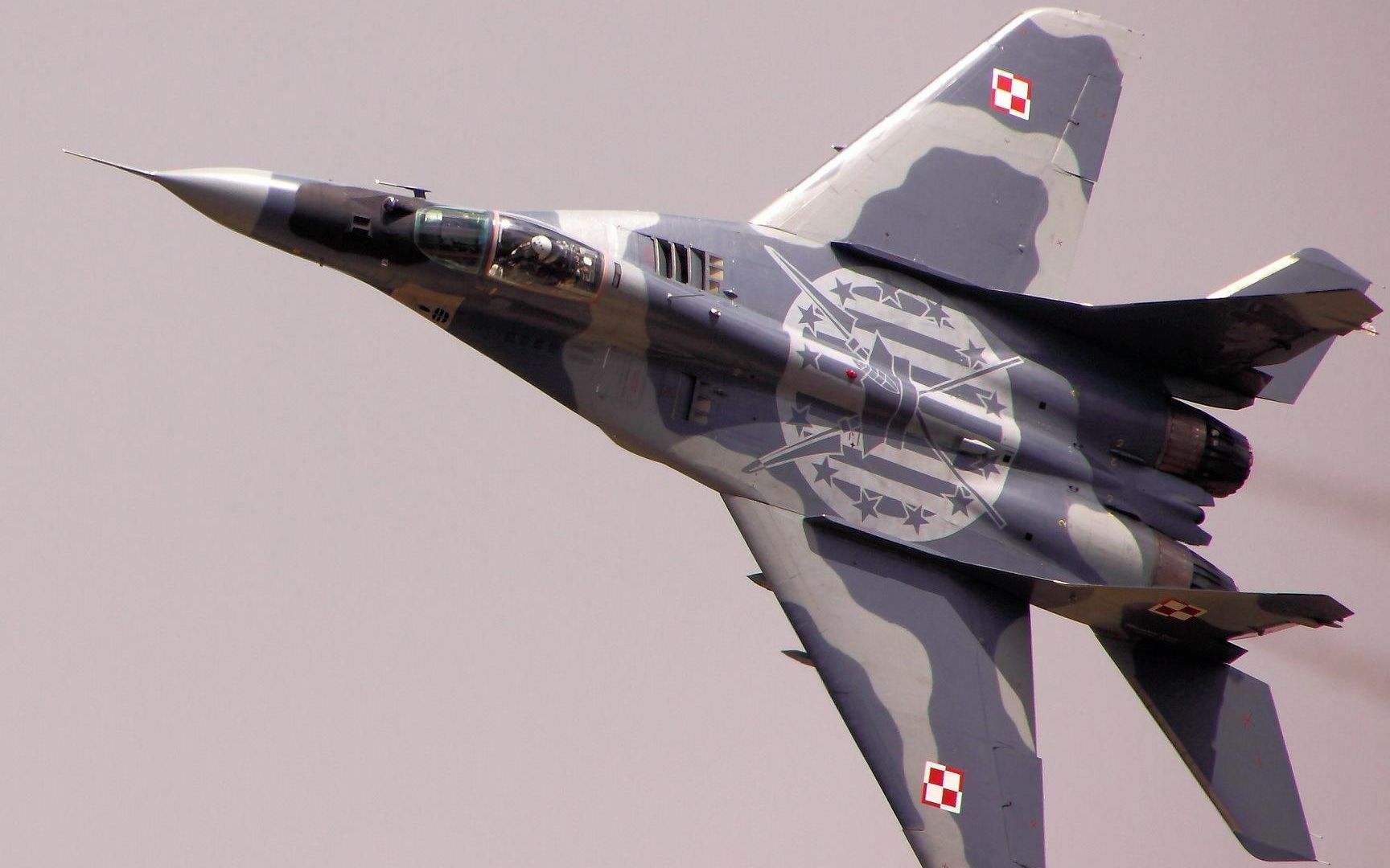 这国仅花了8元钱,直接买走了23架战斗机,一架才卖3毛钱