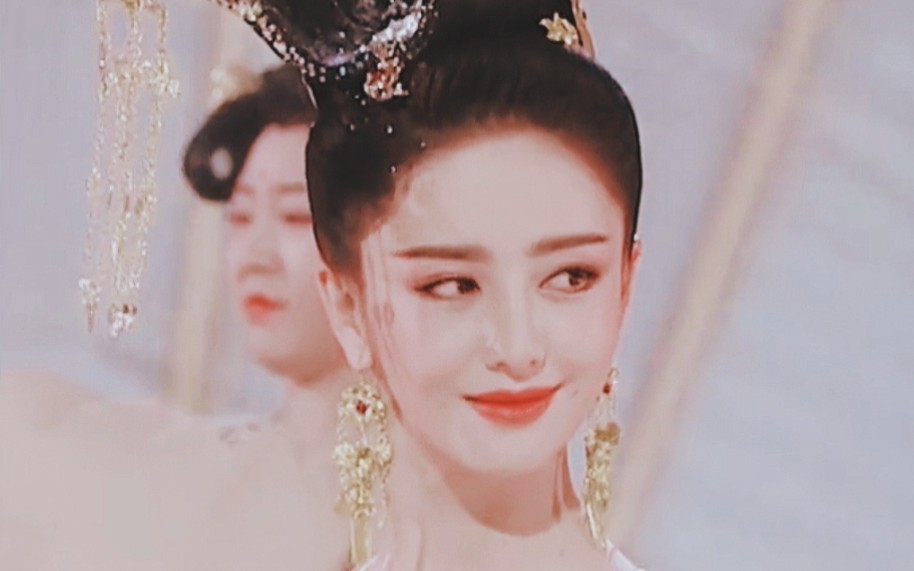 佟丽娅丽人行顾盼生姿人间绝色