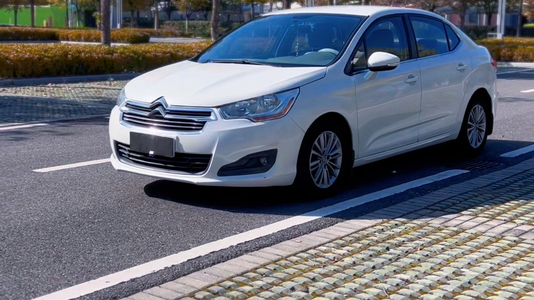 6雪铁龙c4l1.6l自动挡8.9万公里