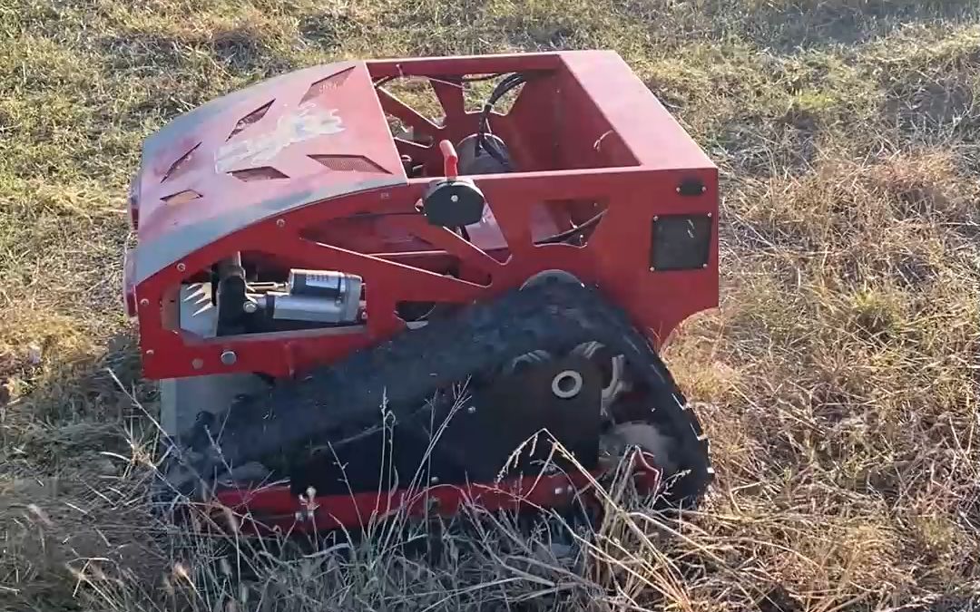 多功能小型履带遥控割草机边坡果园草坪修剪除草机无线汽油碎草机