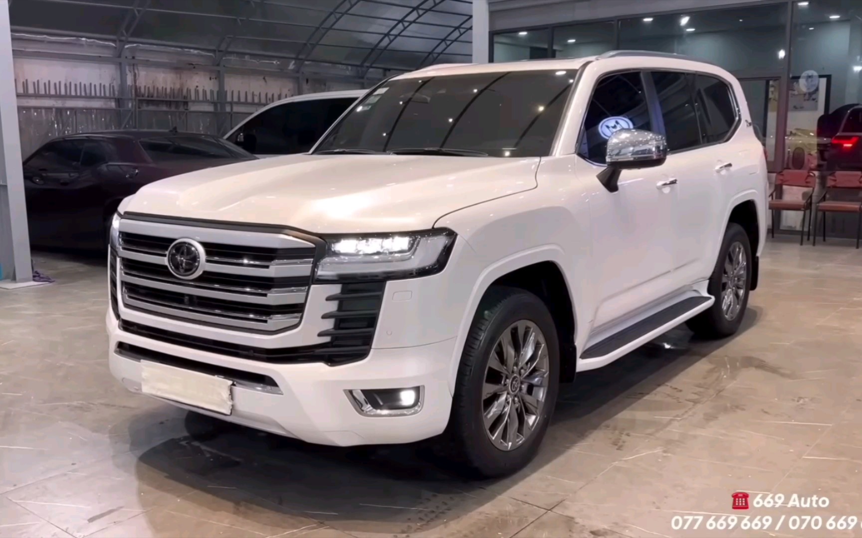 丰田陆地巡洋舰vx—70周年纪念lc300越野车