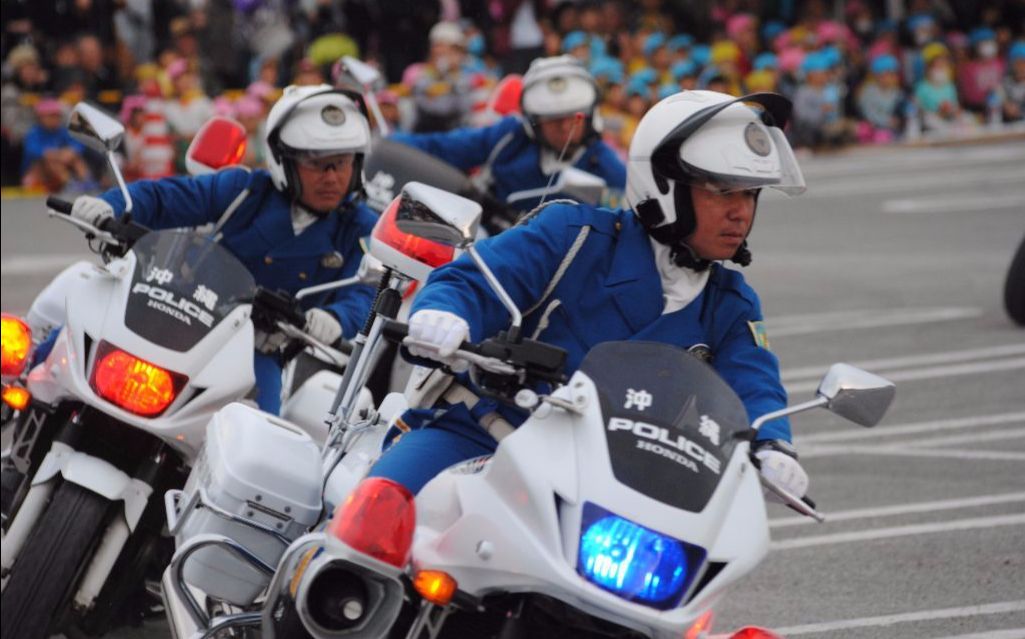 日本骑警考试图片