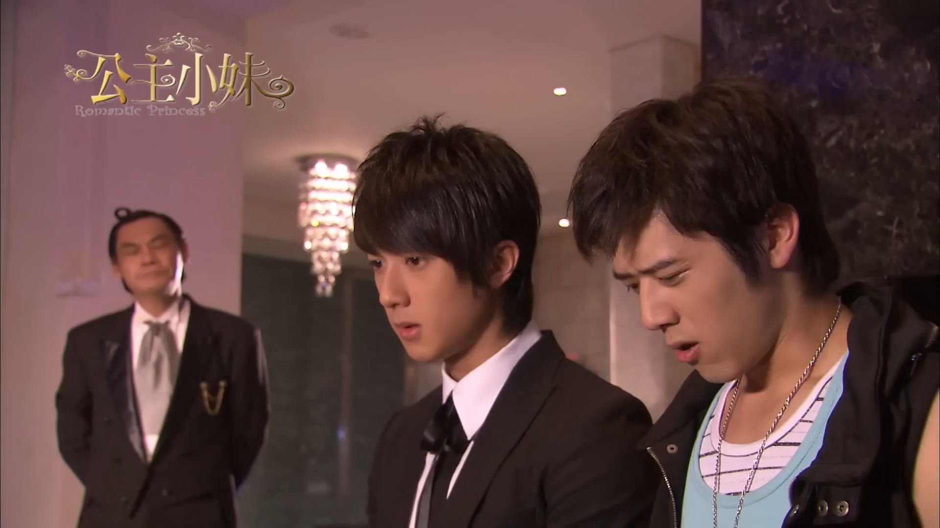 委屈巴巴胡宇崴上线,这下瑾成保镖了