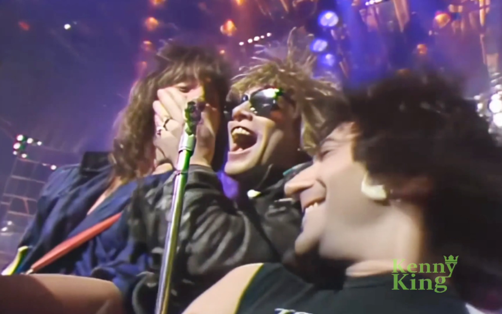 [图]【4K修复】Bon Jovi - Livin' On A Prayer (1986Top of The Pops)