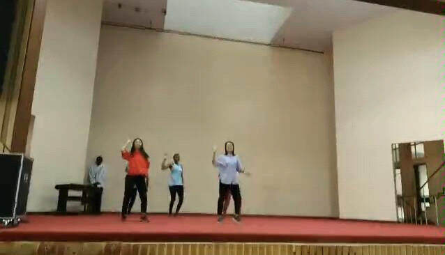 年会舞蹈串烧-护花使者大笑江湖失恋阵线联盟樱花舞