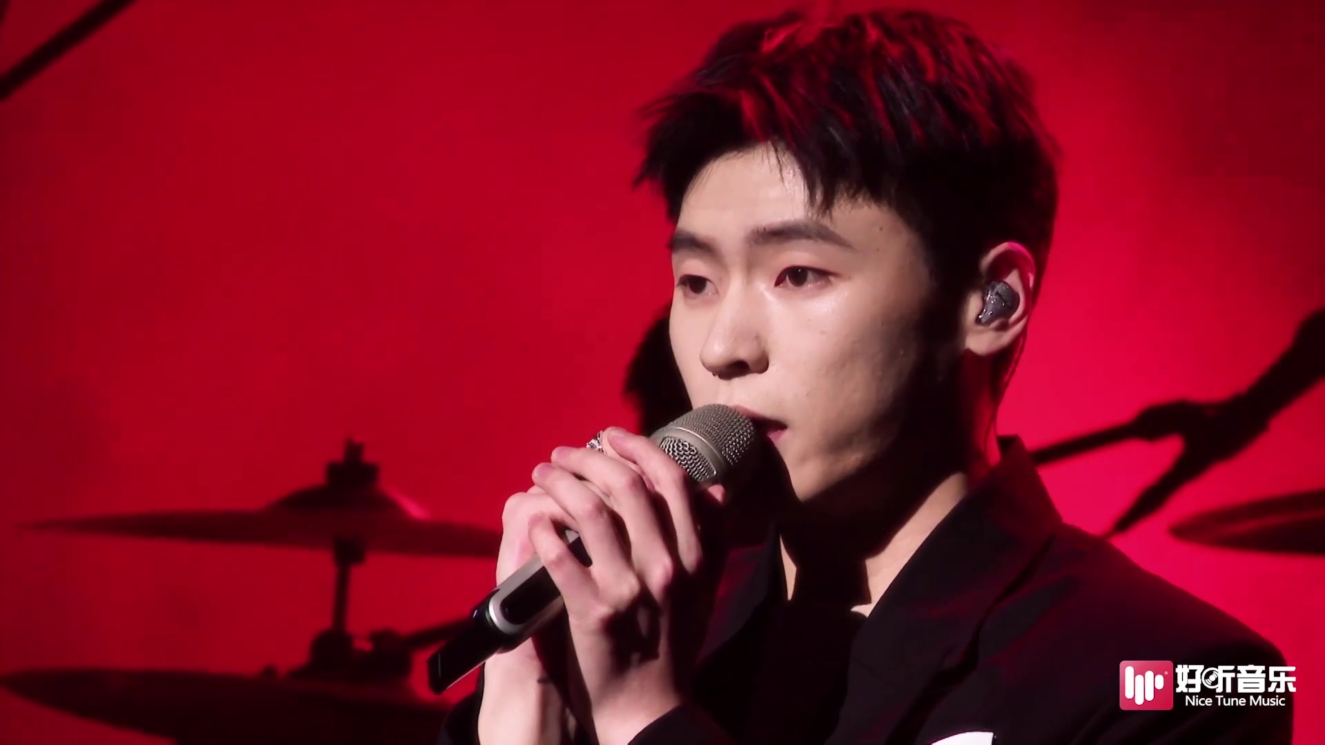 隔壁老樊歌曲 - 世本常态 现场live | 隔壁老樊20