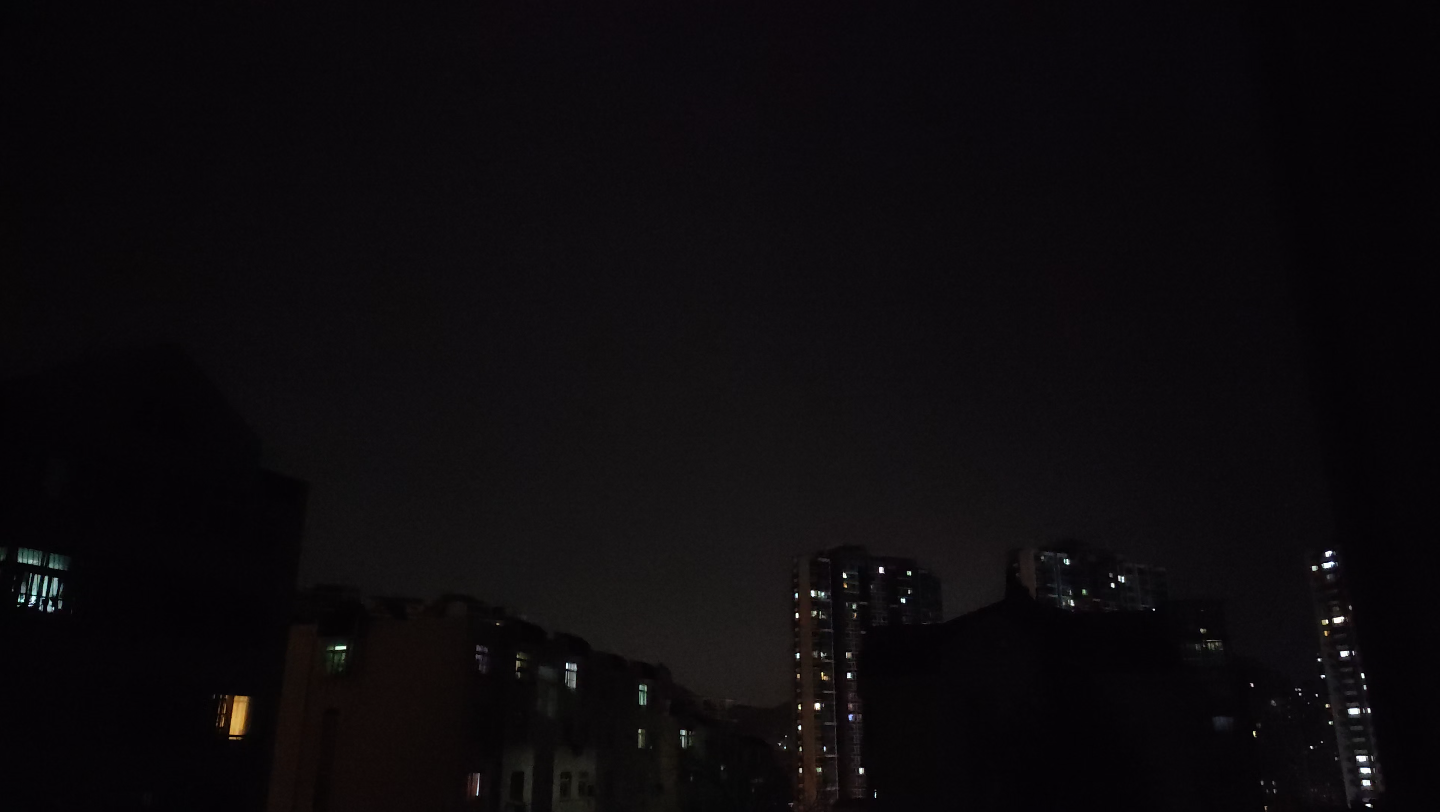 [图]延时拍摄的夜晚天空（300x）