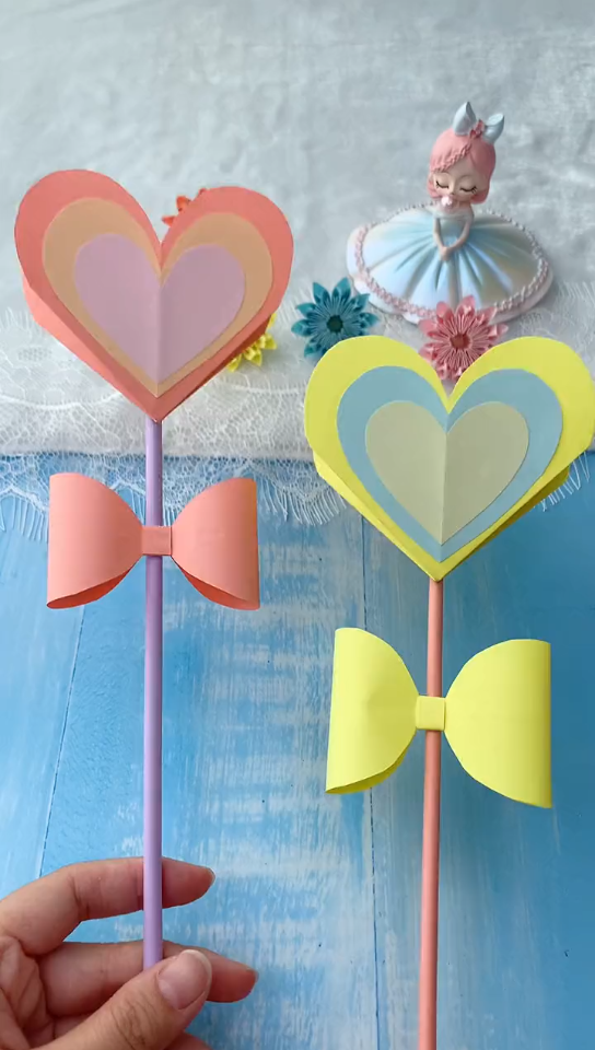 做个美美的爱心仙女棒,把对老师的祝福写进爱心里面吧%手工教师节礼物