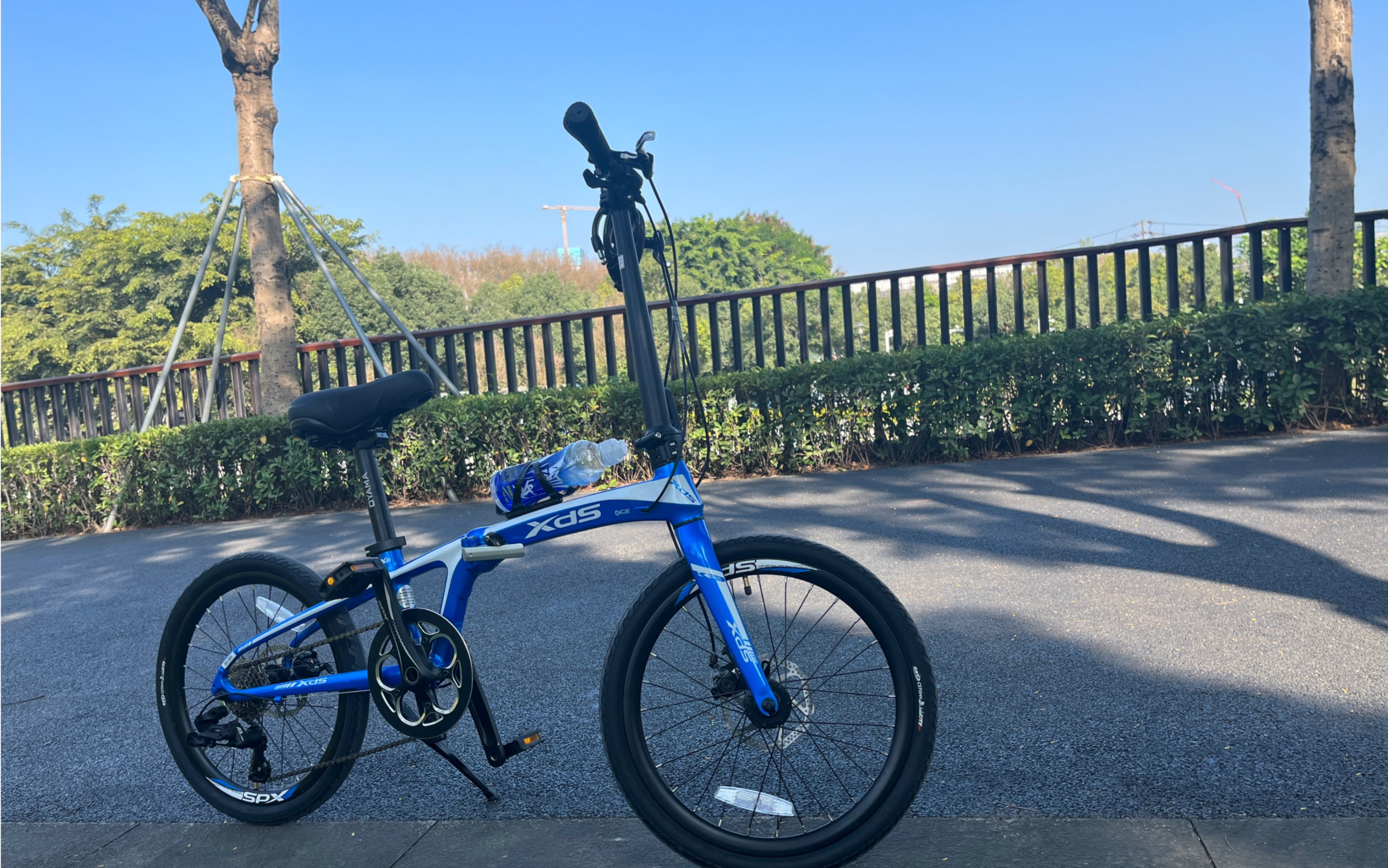 从后备箱拿出我的喜德盛k3,开始骑行