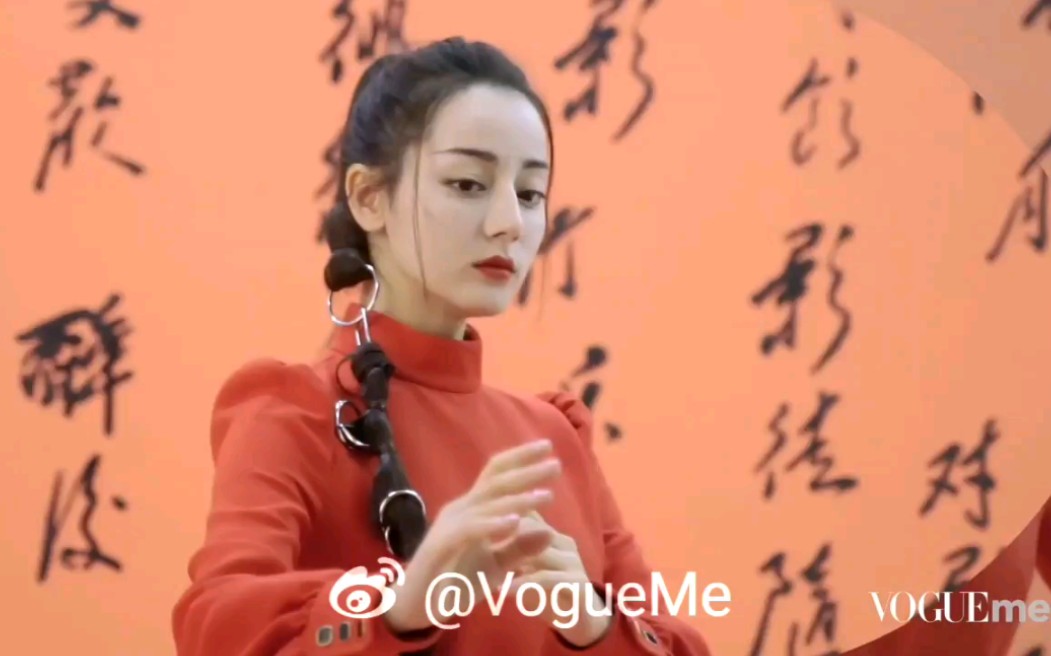 迪丽热巴✘VOGUE ME 古风实验武侠剧《江湖》“红白蓝”特别版 火树秋枫伴风舞,碧水蓝山千涧存,素雪峭风纷纷落,红妆轻骑缓缓行.哔哩哔哩bilibili