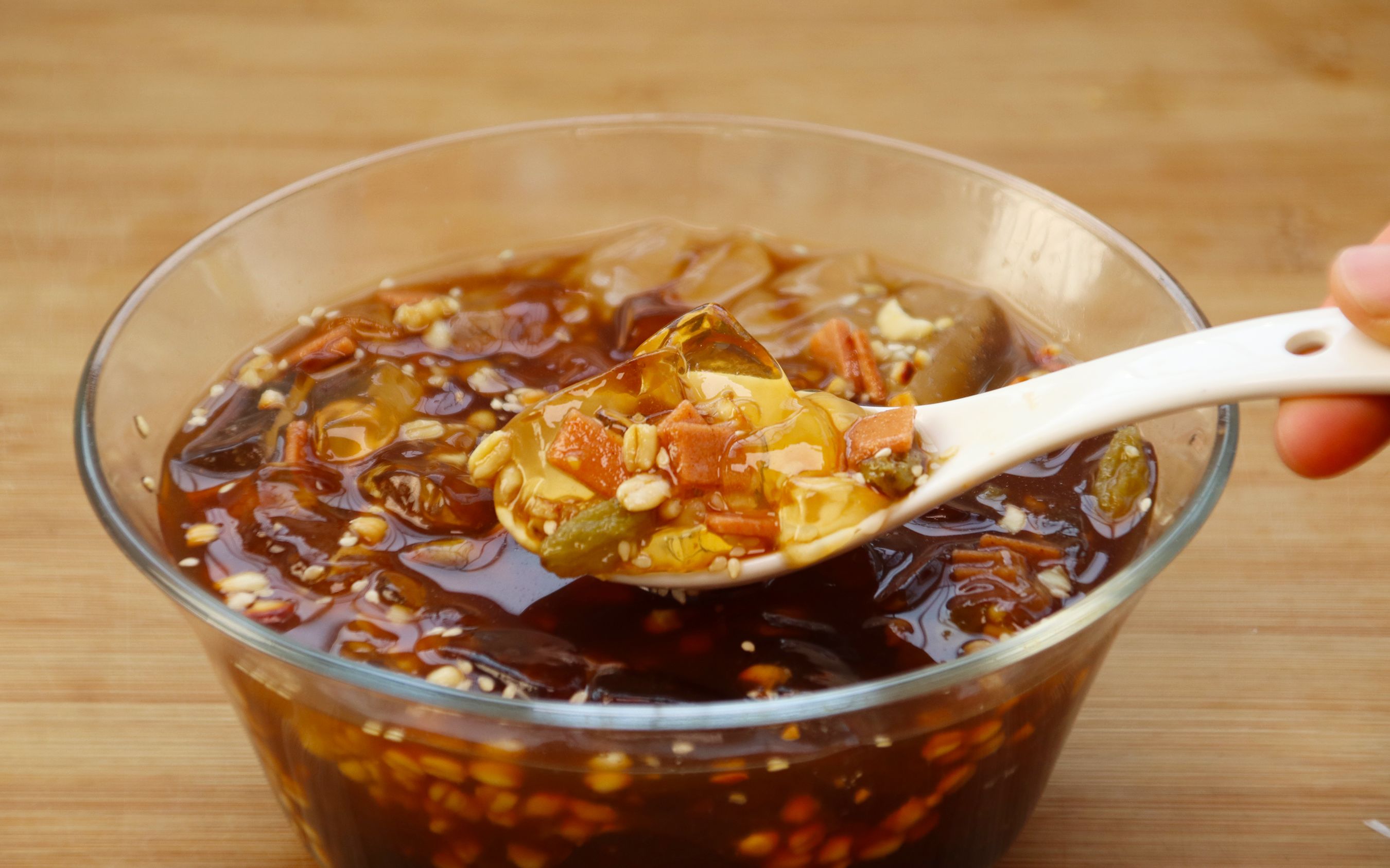 红糖冰粉功效(红糖冰粉:美容养颜佳品)