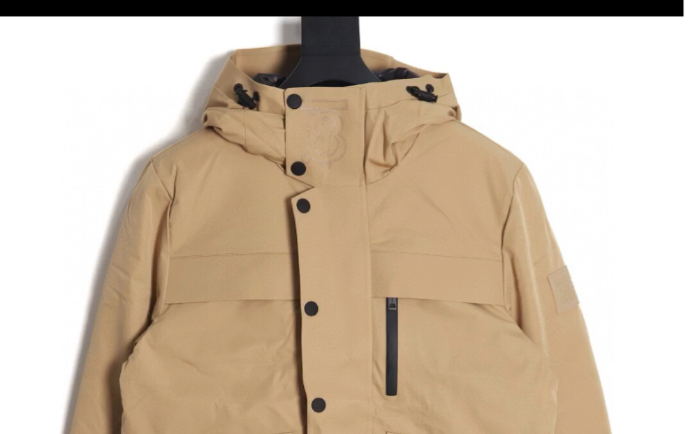 说一下高仿burberry巴宝莉多口袋连帽羽绒夹克外套