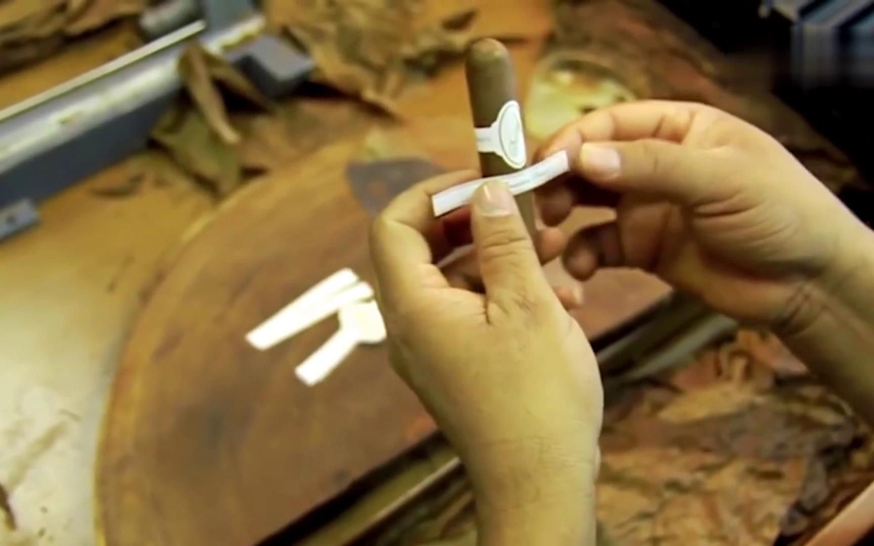古巴顶级雪茄的纯手工卷制过程