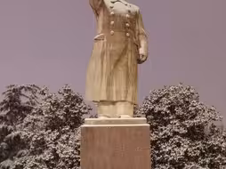 “谁言天公不好客，漫天风雪送一人”