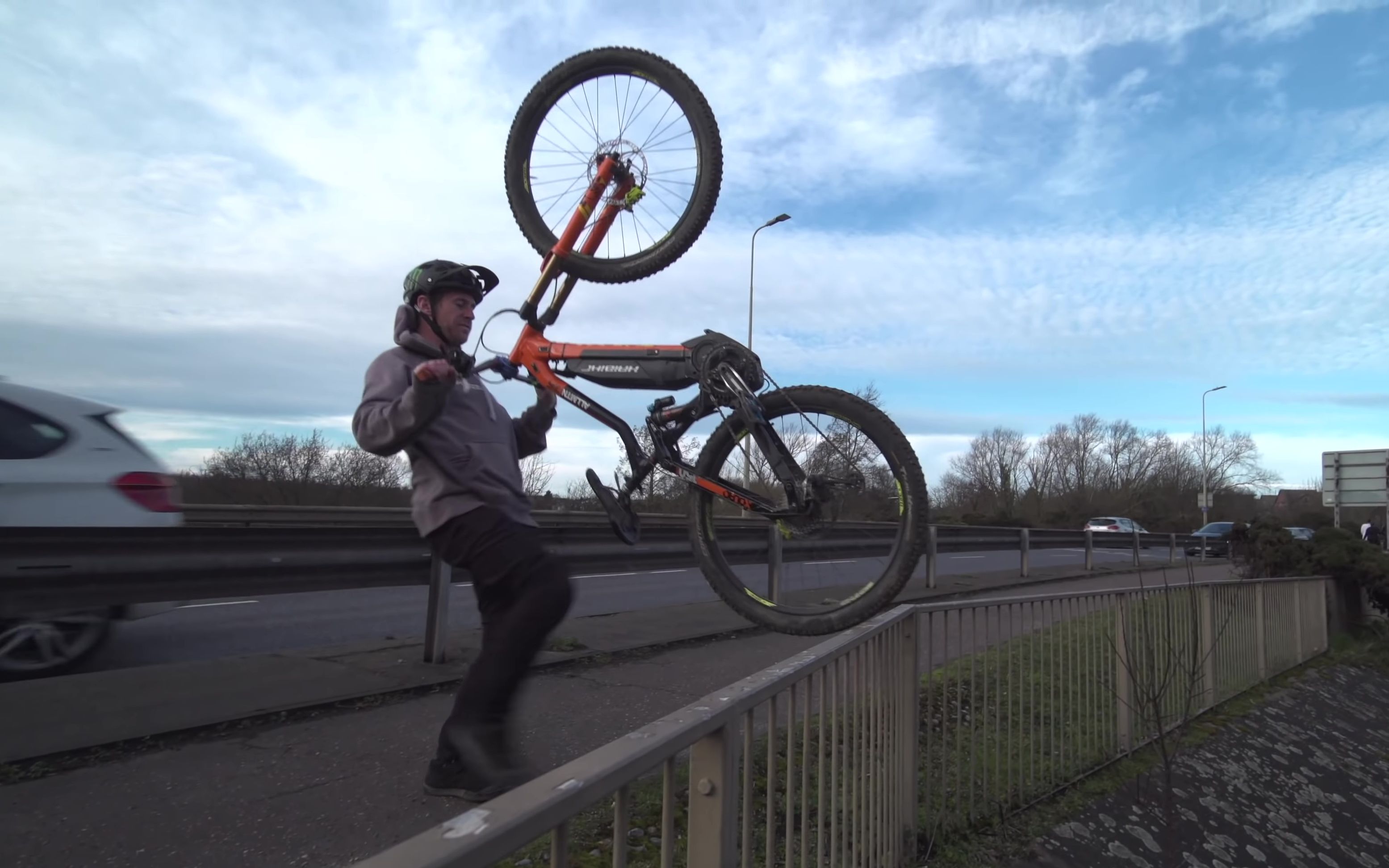 缺牙哥:这10个山地车小技巧,你会了吗?_哔哩哔哩_bilibili