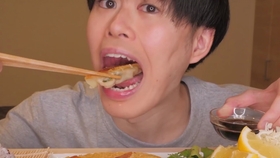 日式美食 口感浓郁的明太子奶油意面搭配一块三文鱼 超过瘾 哔哩哔哩 つロ干杯 Bilibili