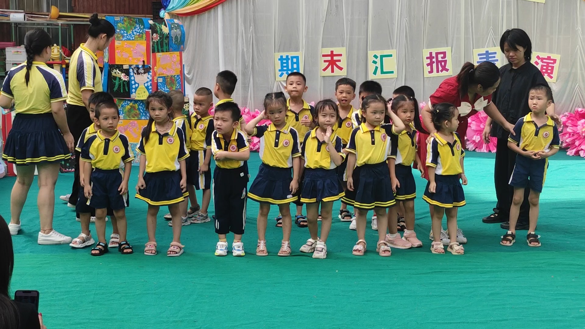 「牛筋哥纪实」 华雷幼儿园 兔年期末汇报演出 27