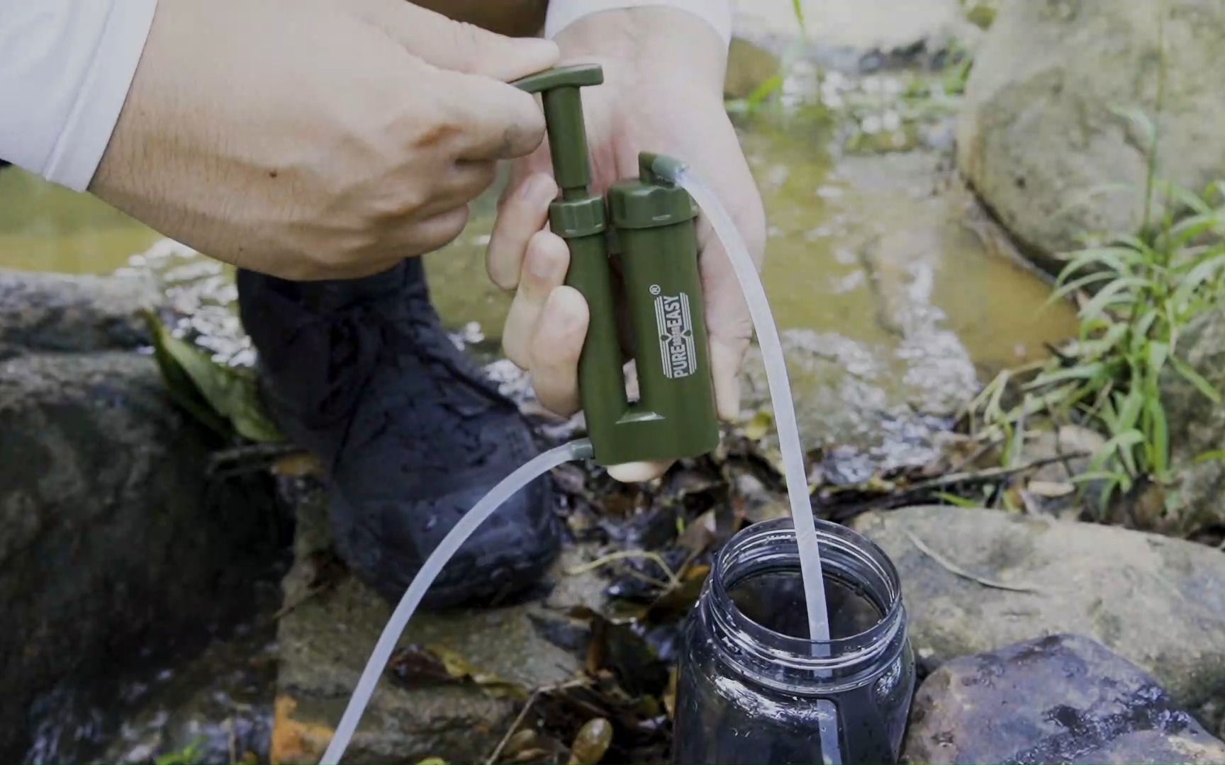 巴掌大的野外军用净水器,净易单兵户外便携式应急净水器