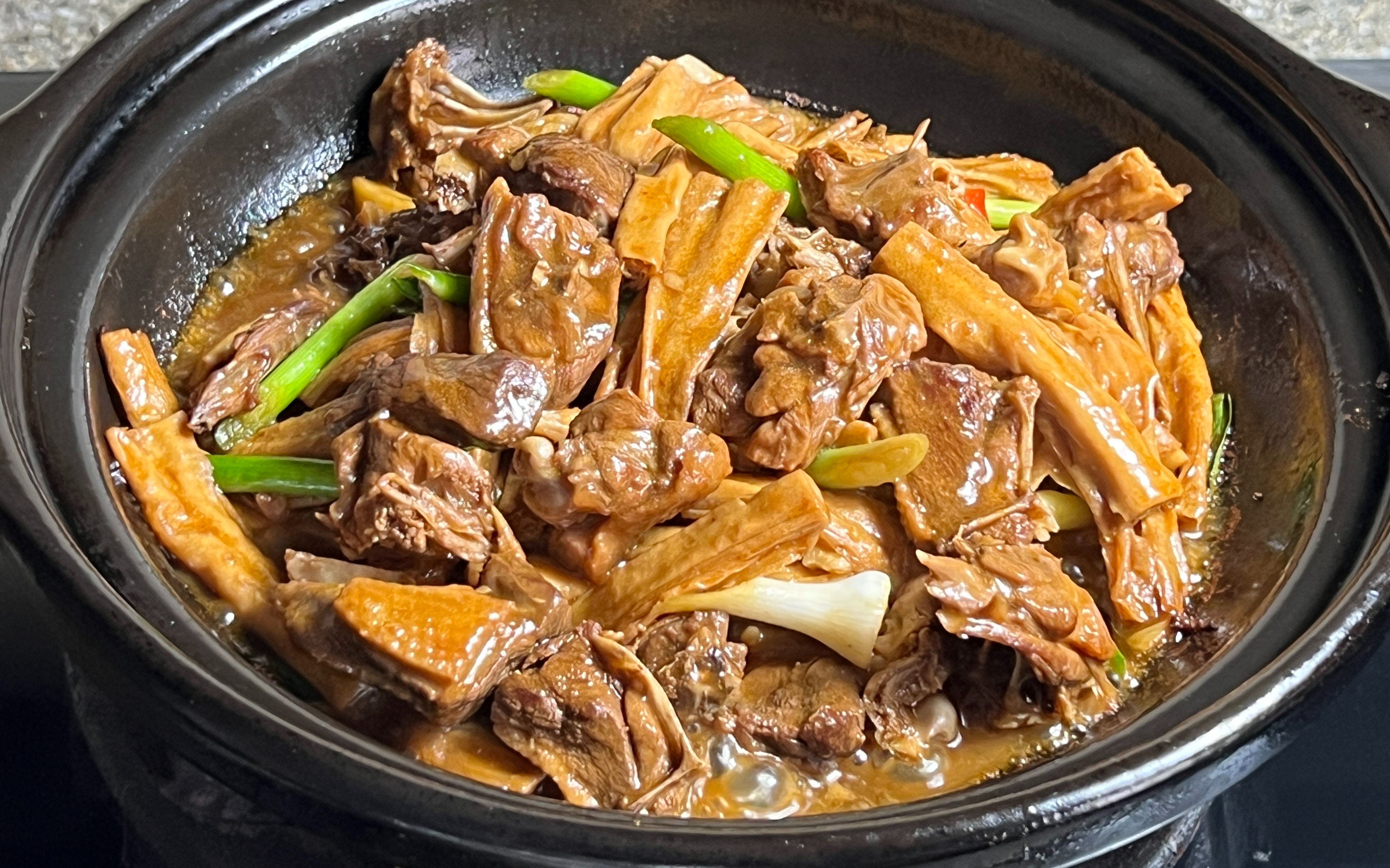 腐竹焖番鸭的做法,出锅软嫩入味,好吃又下饭,太香了