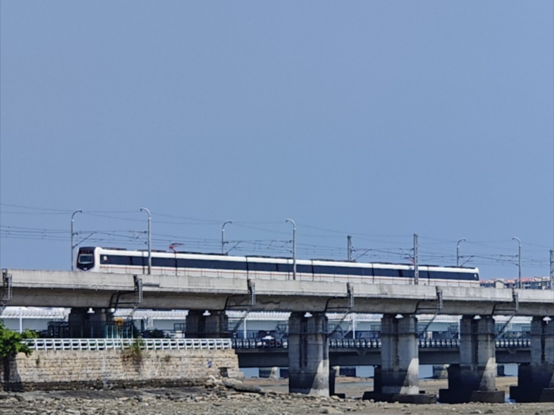 最美跨海地铁-厦门地铁1号线高崎-集美学村侧面展望