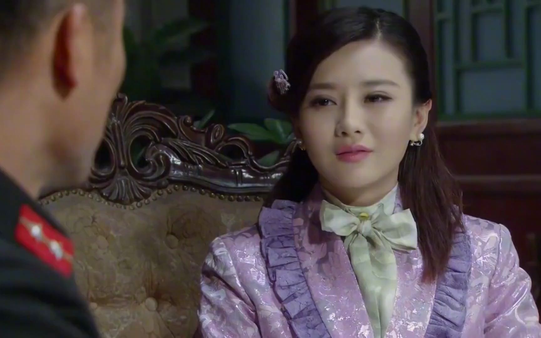 忠诚:女鬼子貌美如花,夜里主动献身卧底,卧底强装镇定!