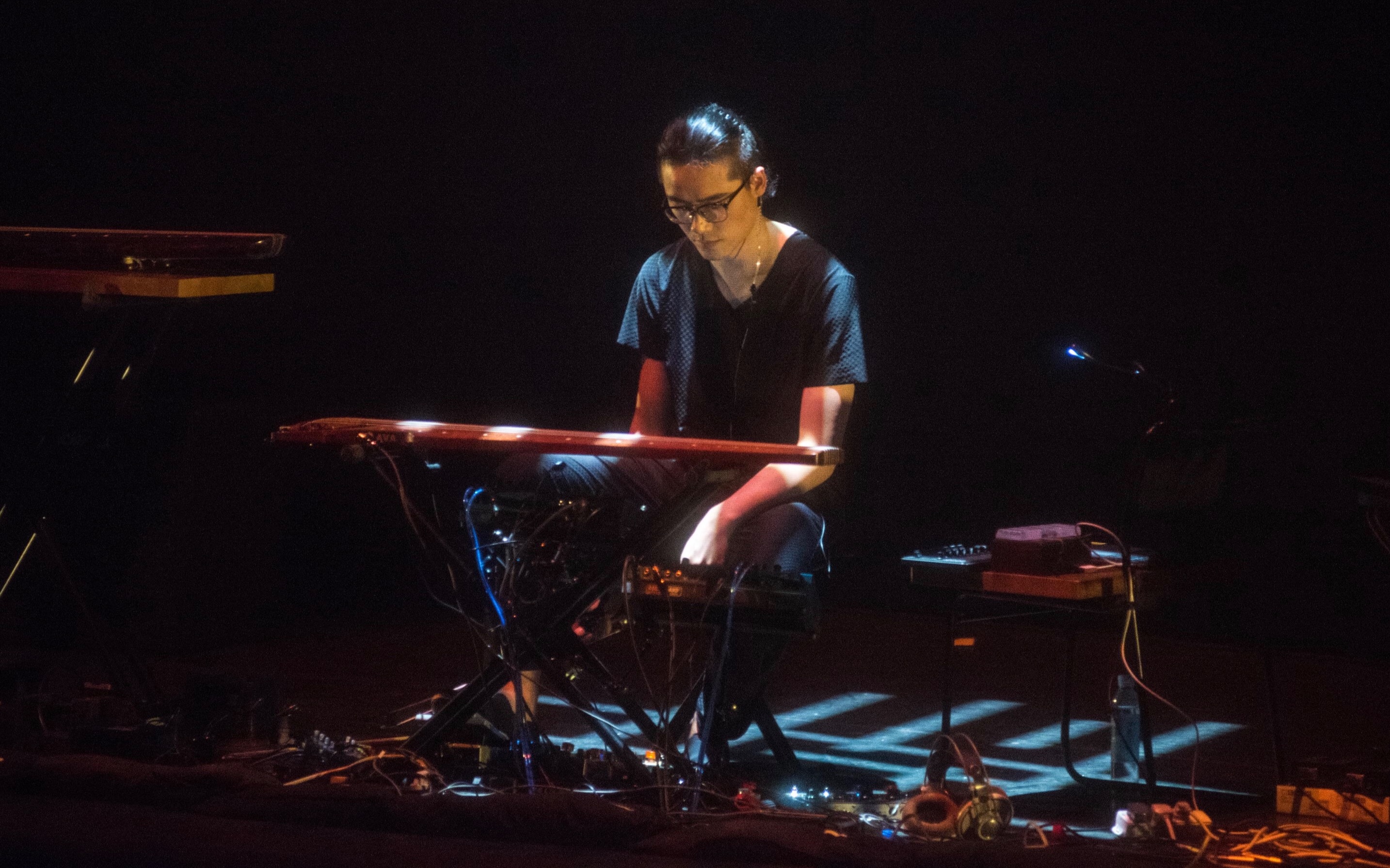 电古琴东君原创音乐古琴插电接上效果器会有什么效果唐彬演奏