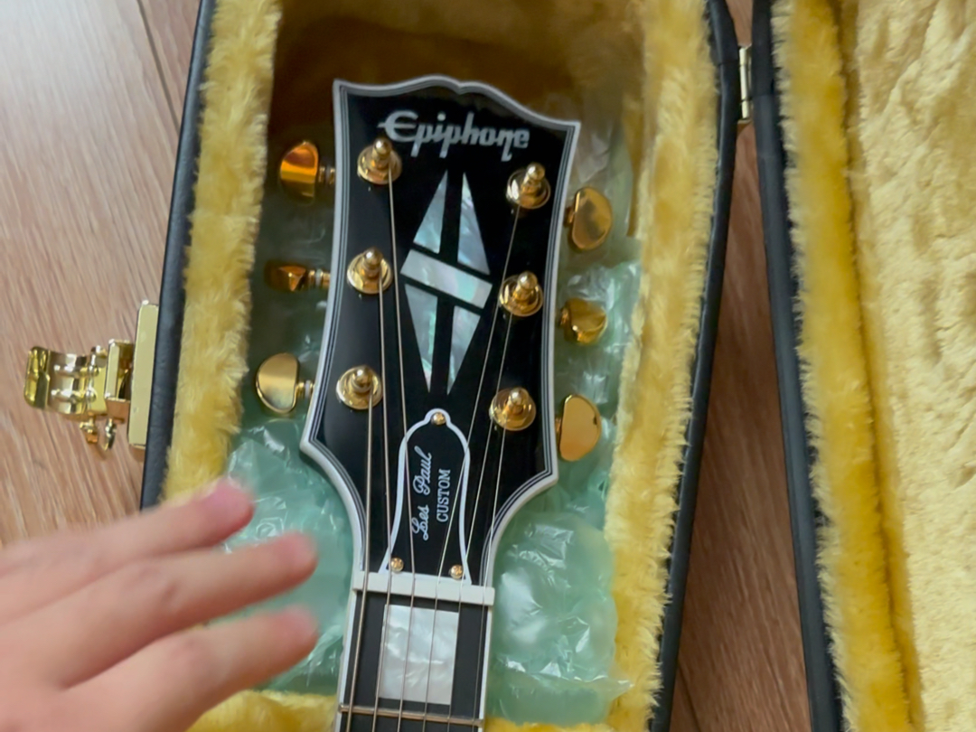 我的橄榄木的epiphone lp custom igc 到货了