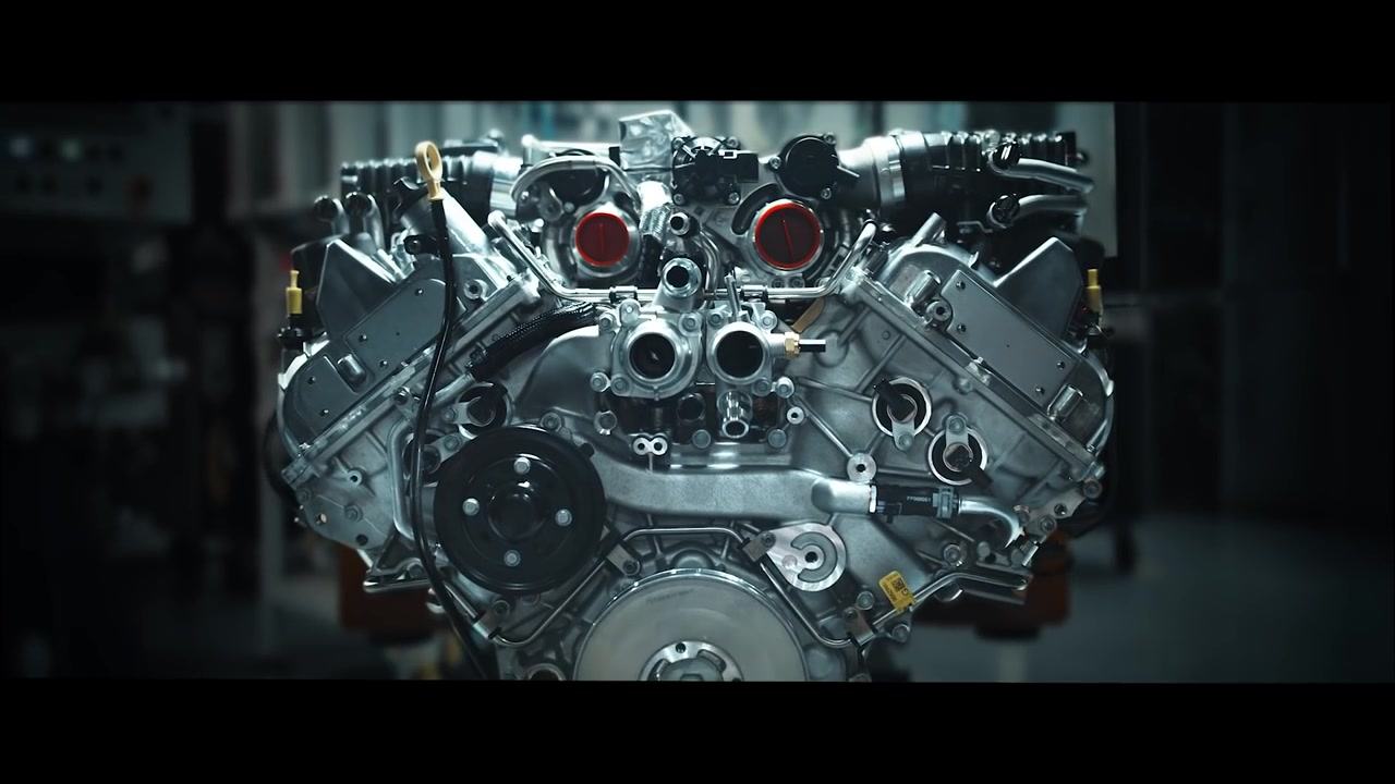 【速度之心】百年凯迪拉克速度之心,体验美式v8匠心之作,纯手工v8引擎