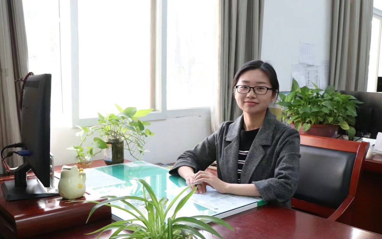 遇见我的辅导员土建学院2020级辅导员陈倩文