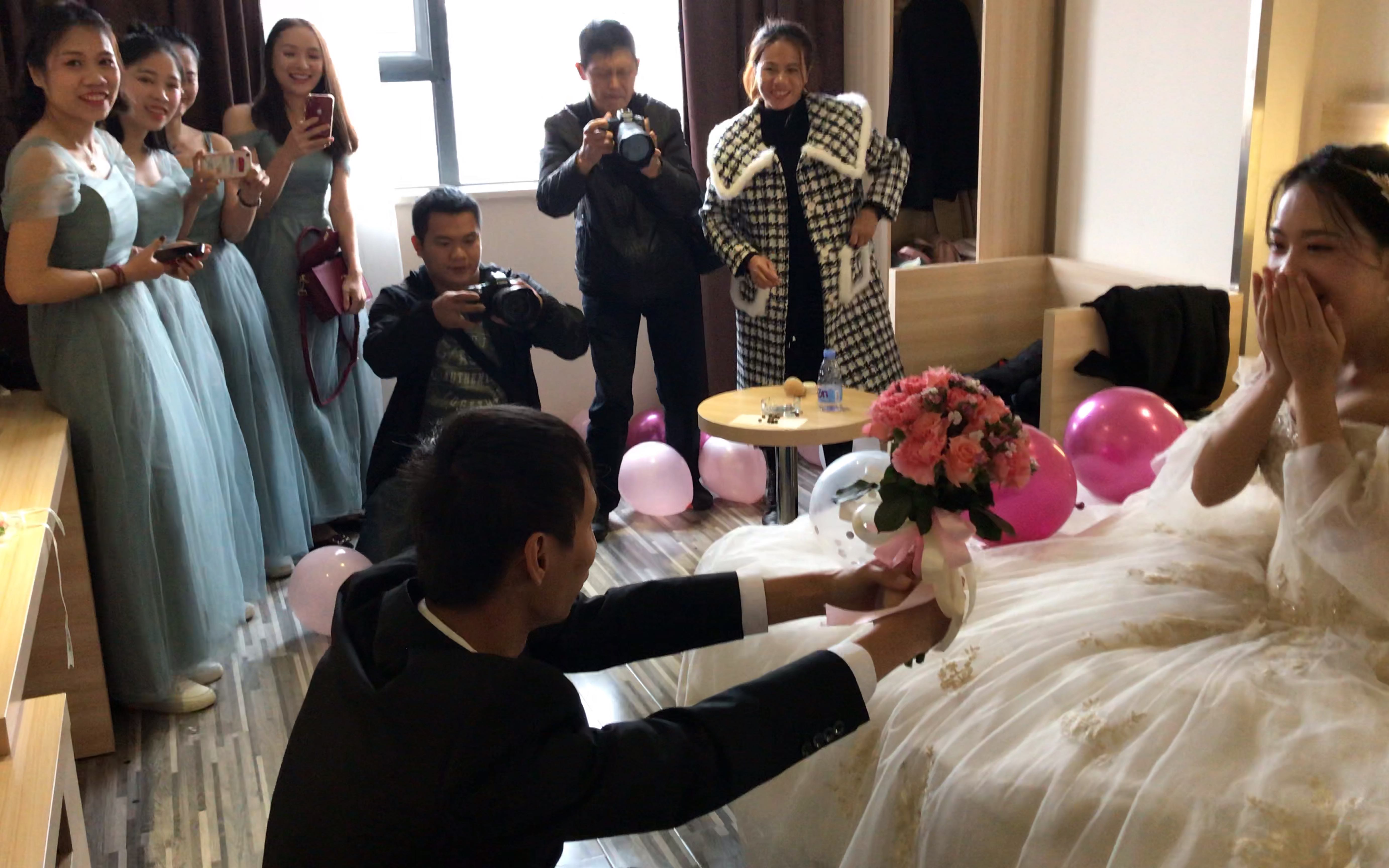 「草莓」秘书接亲时刻(求婚)