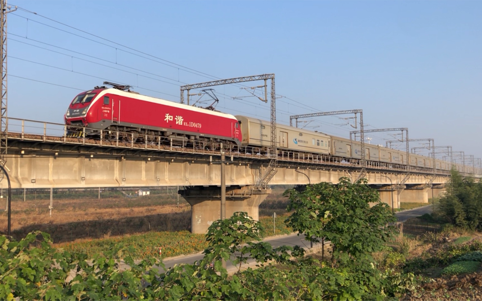 x115次萧山棠溪通过沪昆铁路临浦特大桥