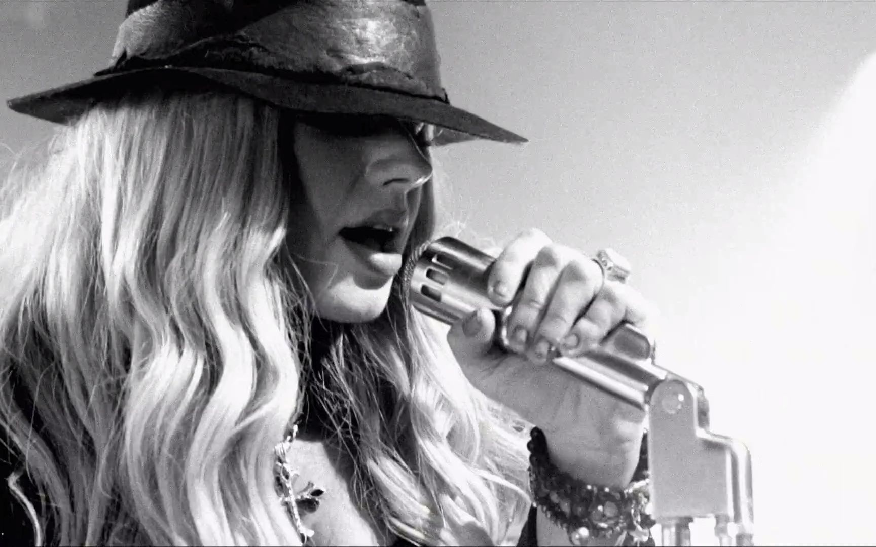 [图]Orianthi - Heaven In This Hell