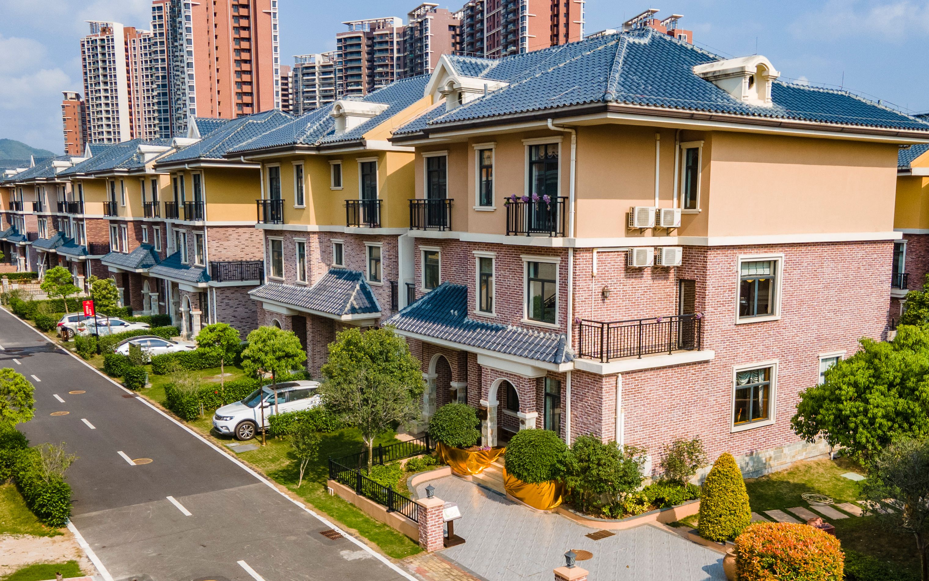 有钱人都爱住的江景别墅,400万起即可拥有,单边位大花园200平!