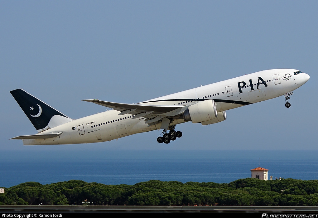 一架飞机的故事,世界上首架波音777-200lr——ap-bgy 波音777-240lr