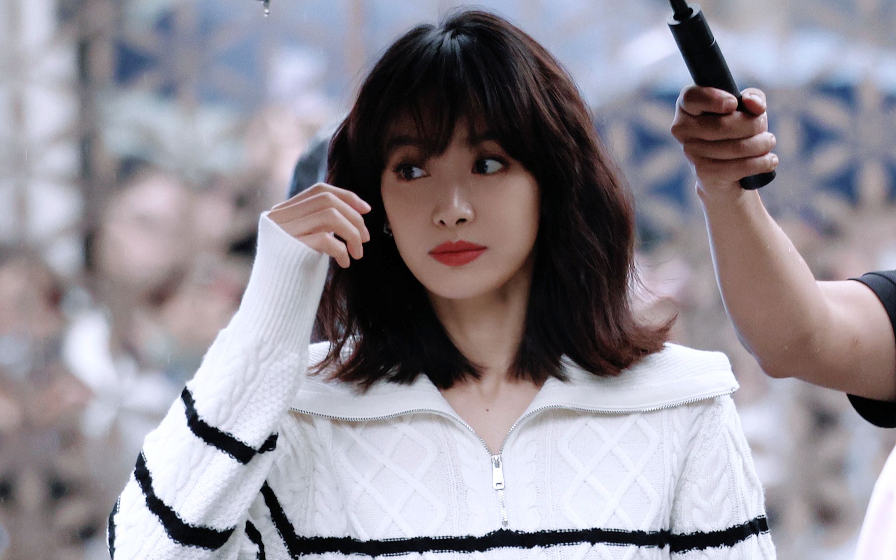 【宋茜】231012 lily「净」系列上海品牌发布会 上班饭拍7则