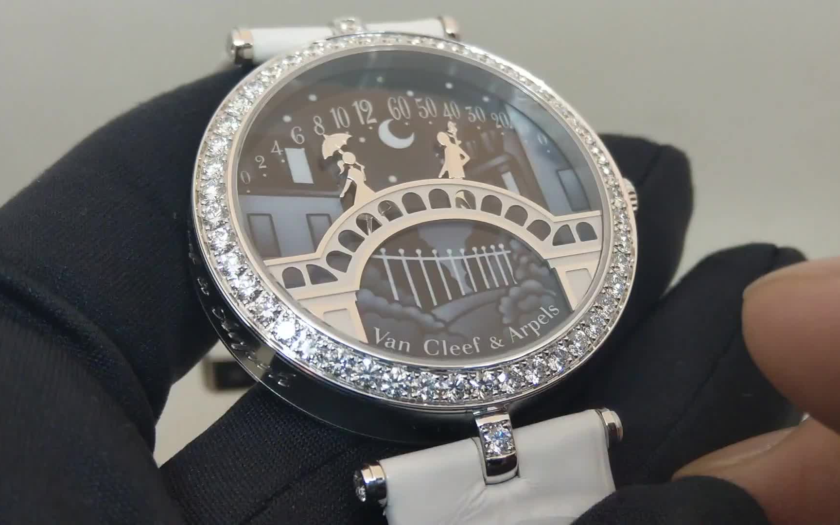 【一吻定情】Van Cleef & Arpels 梵克雅宝 Lady Arpels 恋人之桥腕表 Pont des Amoureux哔哩哔哩bilibili