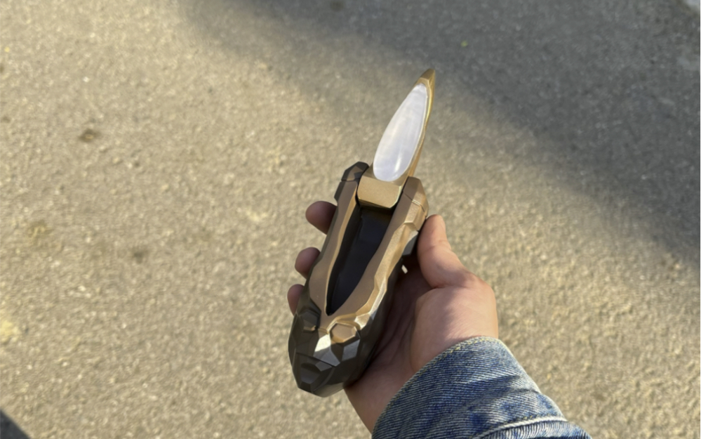 戴拿奥特曼闪光剑道具版来了