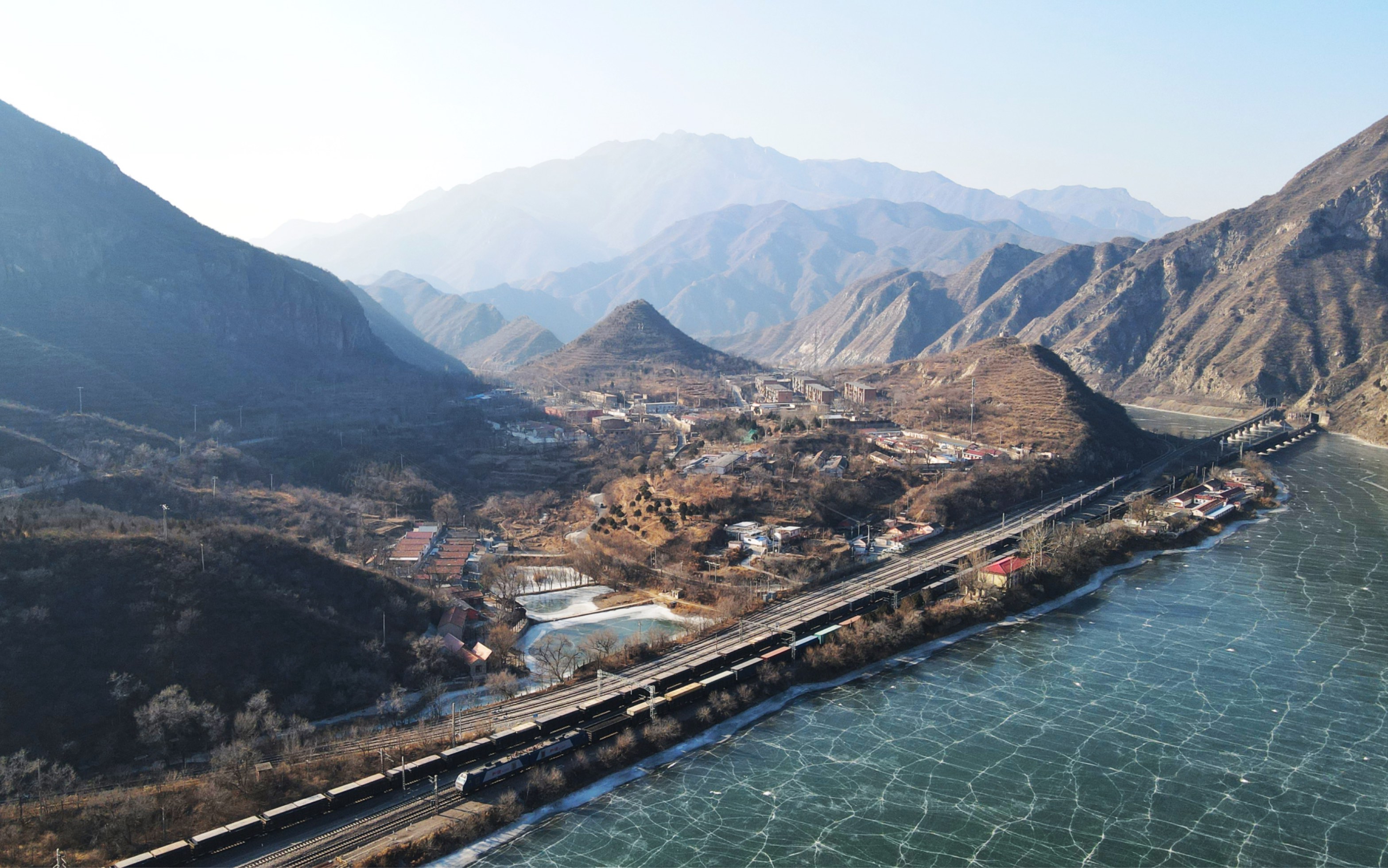 【治愈系】航拍落坡岭