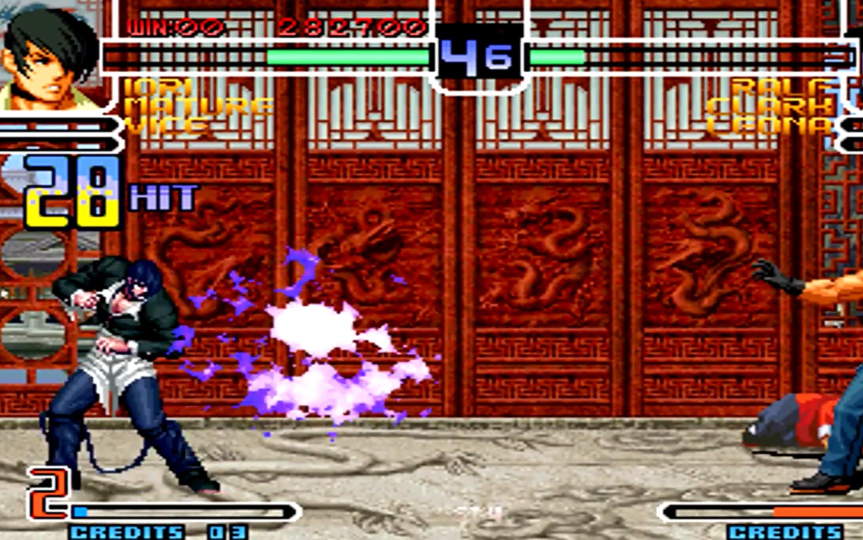 拳皇2002八神超级暴气让对手半排血后打出经典28连