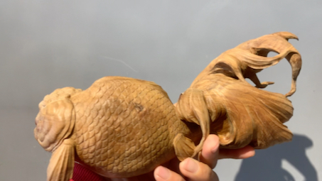 老山檀香木雕金鱼