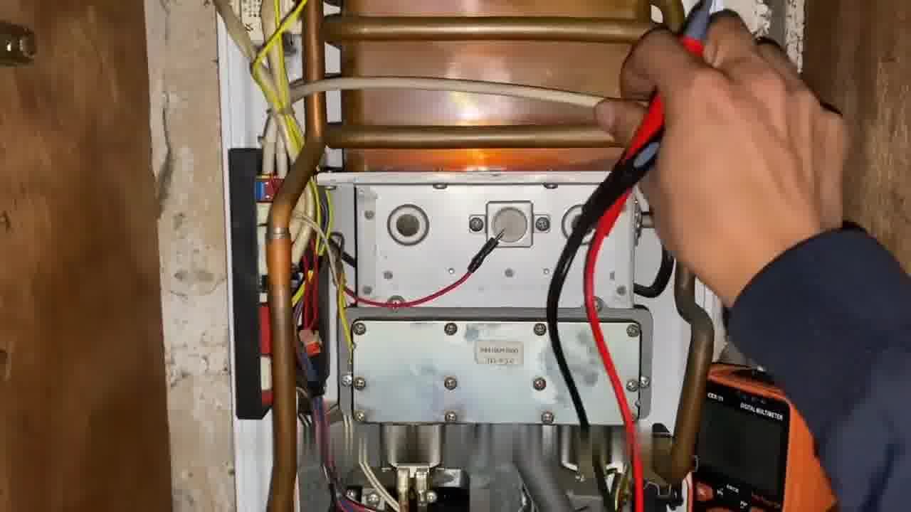 阿里斯顿壁挂炉出现e6怎么解决￥》,出现问题,不必大惊小怪,看看按一