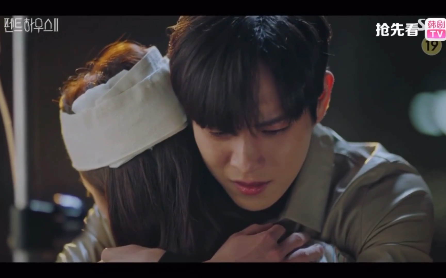 顶楼2锡勋与露娜相拥与妈妈相认