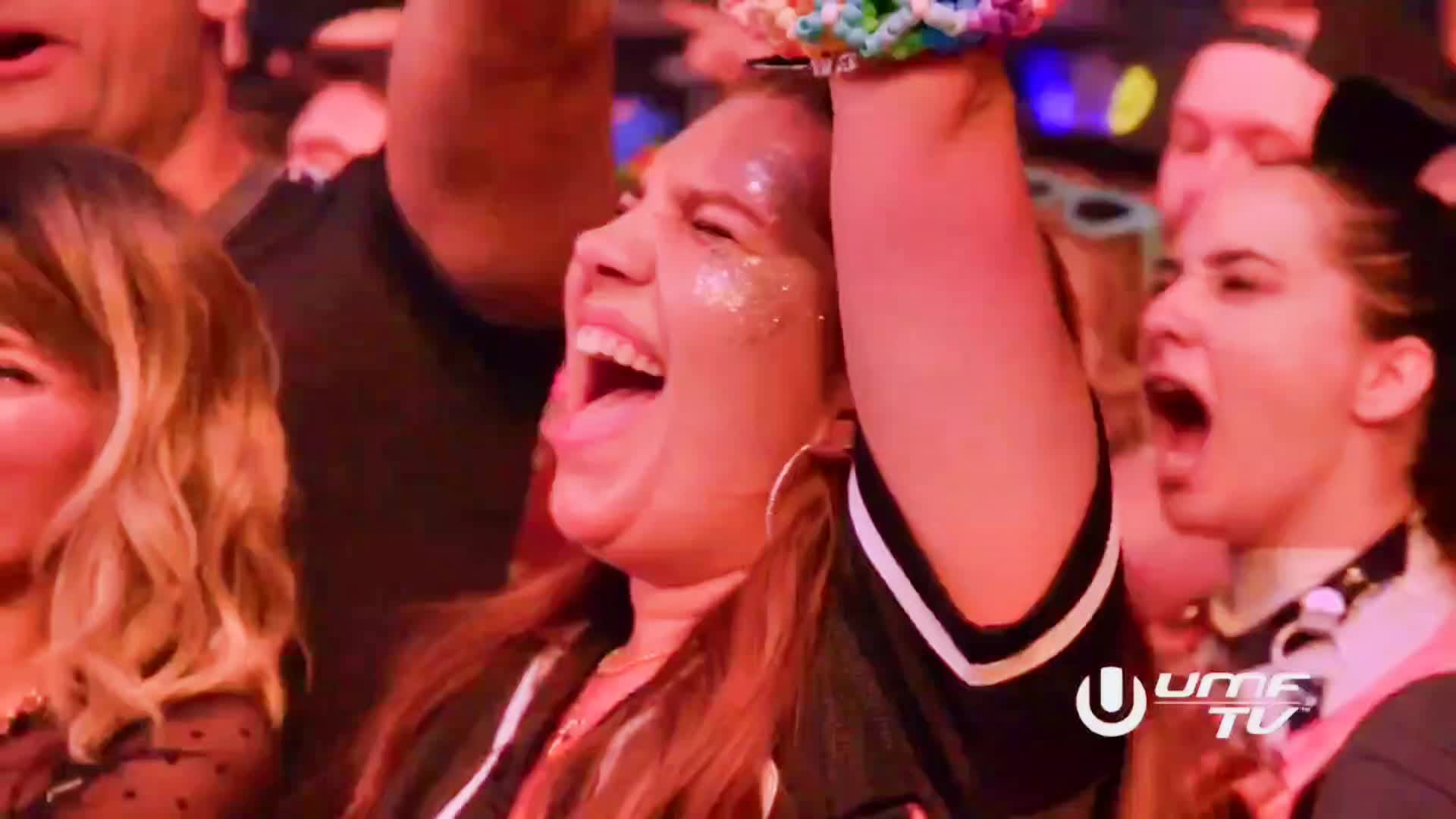 "先爱的人变了心,后爱的人不死心.