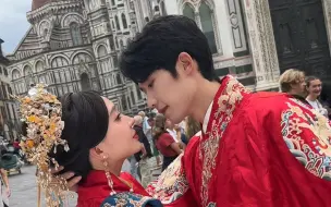 凤冠霞帔是属于中国女孩的婚纱！