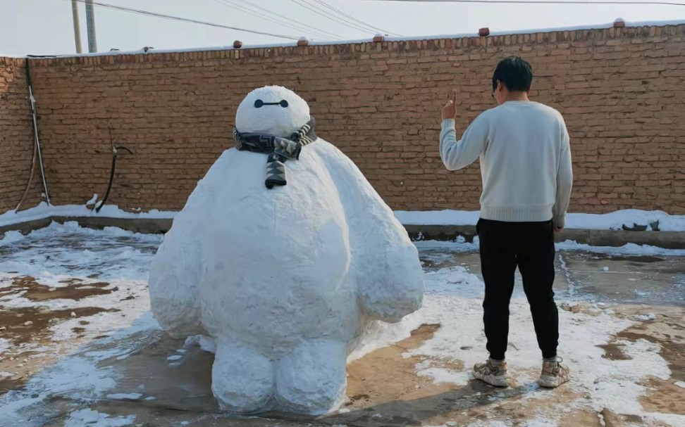 [图]2022年的第一场雪，大白陪你度过好运一整年