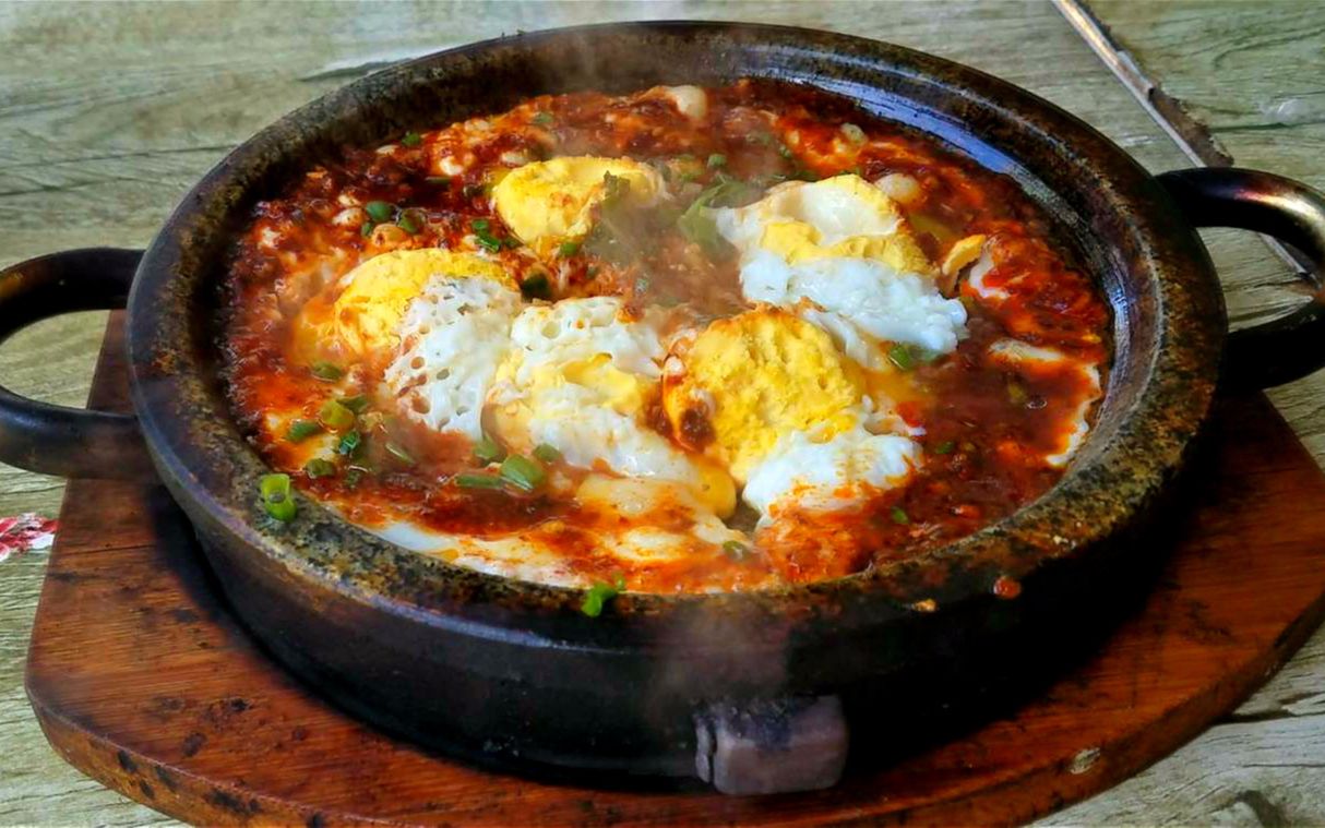 备受欢迎的石板鸡蛋12元一盘有多好吃呢